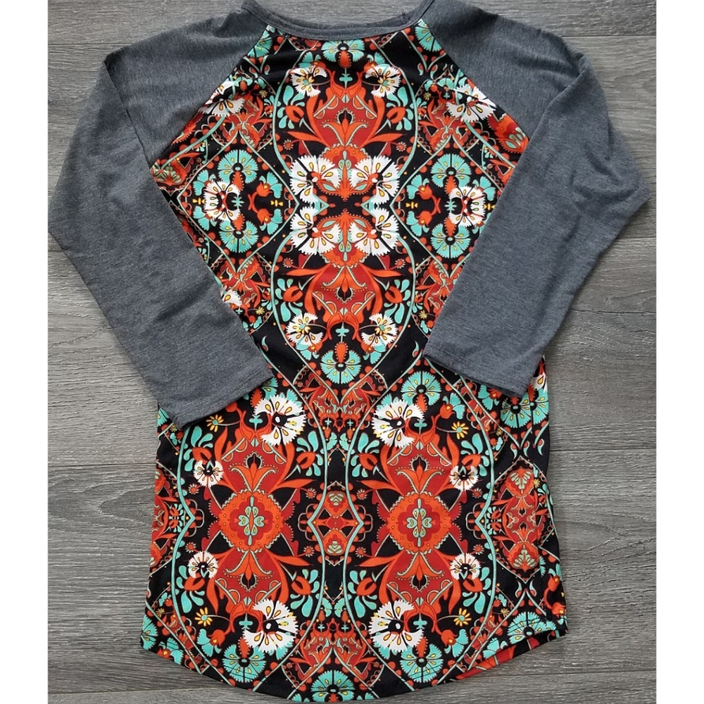 !SALE 3/$20! Lularoe | Damask Printed Top - Picture 1 of 4